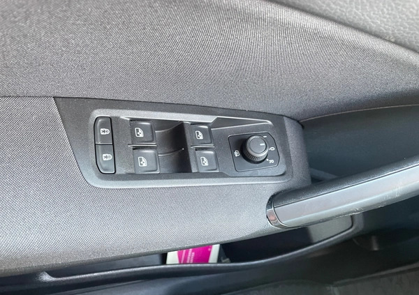 Volkswagen Touran cena 75900 przebieg: 59900, rok produkcji 2019 z Kraków małe 497